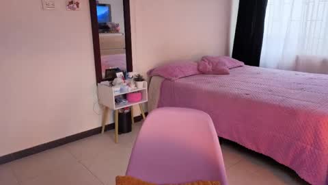 Serenna Cruz online show from May 2026 08:51:01 PM