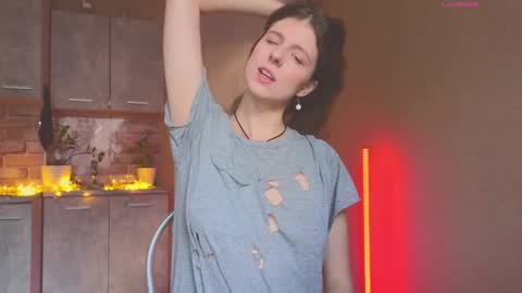 Hey Guys and Girls non-binary personalities  Im Sereta online show from November 2025 10:45:02 AM