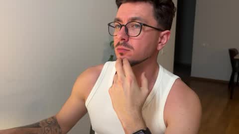 Snapshot of sergeypohane chatting on April 2026 01:26:01 PM dormking online show from April 2026 01:26:01 PM