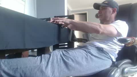 hetero serio discreto online show from January 2025 05:26:01 PM