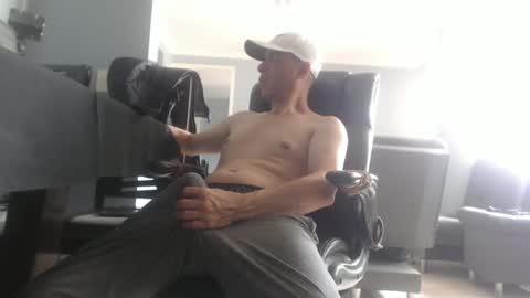 hetero serio discreto online show from February 2025 05:58:01 PM