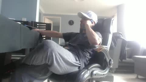 hetero serio discreto online show from February 2025 05:25:02 PM