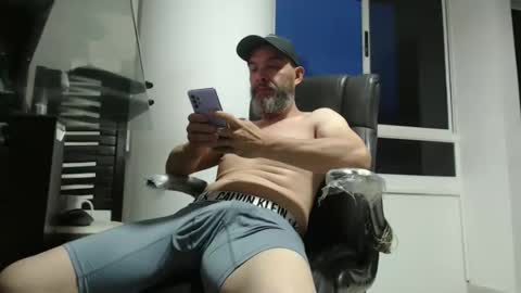 hetero serio discreto online show from May 2026 11:24:02 PM