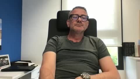 sesamechris92 online show from May 2026 04:13:02 PM