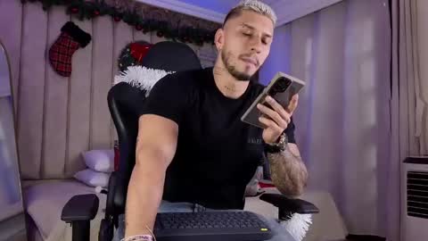 Snapshot of seth_vega_ chatting on December 2024 06:49:01 PM HEY IM SETH online show from December 2024 06:49:01 PM