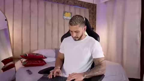 Snapshot of seth_vega_ chatting on January 2025 09:57:01 PM HEY IM SETH online show from January 2025 09:57:01 PM