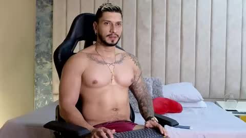 Snapshot of seth_vega_ chatting on February 2025 07:10:02 PM HEY IM SETH online show from February 2025 07:10:02 PM