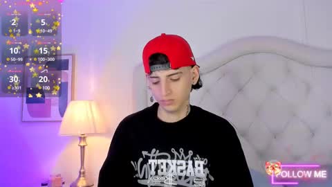 sett_and_gwen online show from December 2024 01:43:01 AM