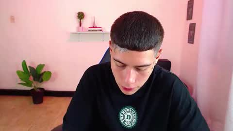 Snapshot of setthomas chatting on September 2025 02:21:01 PM Thomas online show from September 2025 02:21:01 PM