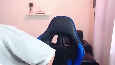 Thomas online show from December 2025 03:06:01 PM