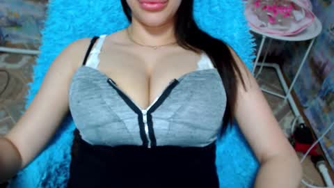 seu_cute online show from September 2025 06:22:02 PM