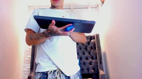 Snapshot of seven_turner chatting on February 2026 03:32:01 AM seven_turner online show from February 2026 03:32:01 AM