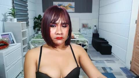 MS Anna online show from October 2025 06:41:02 PM
