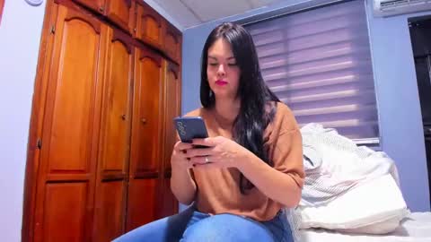 Snapshot of sexefantasia chatting on January 2025 10:15:02 PM HEY GUYS KEVIAM I MY NEW TWITTER IS anitalautter26 imstagran anitalautter26 officialOFanitalautter online show from January 2025 10:15:02 PM