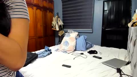 Snapshot of sexefantasia chatting on October 2025 12:49:02 AM HEY GUYS KEVIAM I MY NEW TWITTER IS anitalautter26 imstagran anitalautter26 officialOFanitalautter online show from October 2025 12:49:02 AM