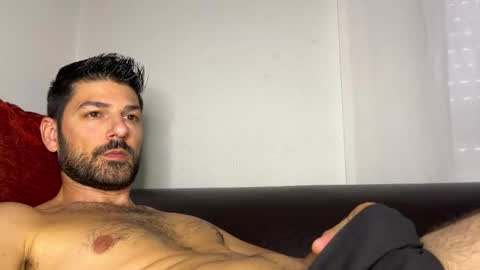 Lucenzo  online show from October 2025 04:05:02 PM