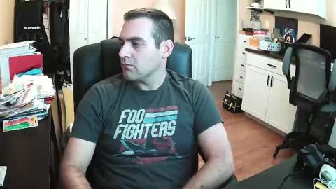 Kyle online show from October 2025 02:37:01 PM