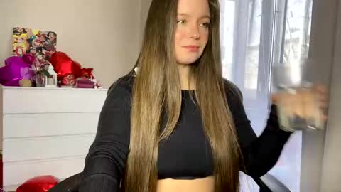 My name is Mia whats yours online show from February 2025 10:17:02 AM