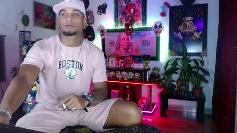 Aharon  ravelo online show from June 2026 04:16:02 AM