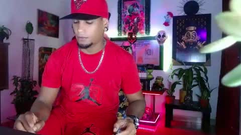 Aharon  ravelo online show from June 2026 07:07:03 AM