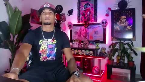 Aharon  ravelo online show from June 2026 04:47:01 AM