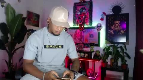 Aharon  ravelo online show from June 2026 03:53:01 AM