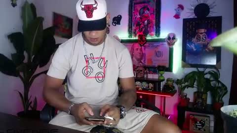 Aharon  ravelo online show from July 2026 03:22:02 AM