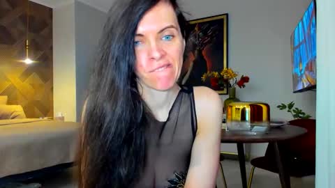 sexqueen1111 online show from December 2025 01:20:01 PM