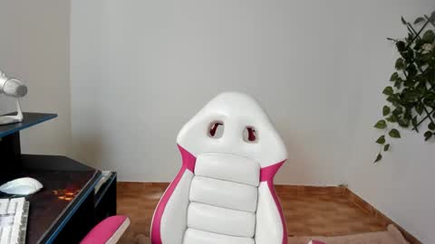 SARA    online show from January 2025 04:11:01 PM