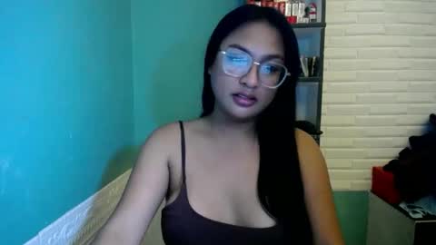Snapshot of sexuallyattractive_mae chatting on May 2026 04:06:01 AM sexuallyattractive_mae online show from May 2026 04:06:01 AM