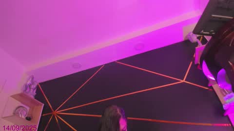 Tifanny Benitez  online show from September 2025 01:43:02 PM