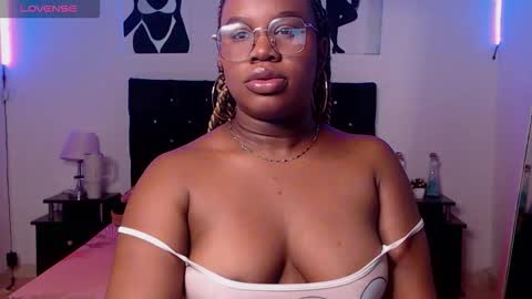 Snapshot of sexx_amara chatting on February 2026 06:25:02 AM Amara online show from February 2026 06:25:02 AM