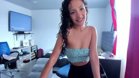 Snapshot of sexx_hunters chatting on January 2025 03:29:02 PM Jax and Lu online show from January 2025 03:29:02 PM