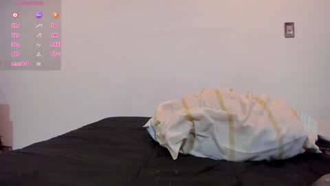 Snapshot of sexx_hunters chatting on January 2025 01:42:01 AM Jax and Lu online show from January 2025 01:42:01 AM