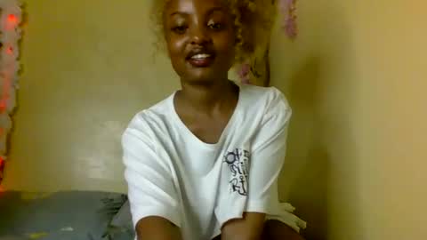 Snapshot of sexxy_daisyy chatting on November 2025 05:01:02 PM sexxy_daisyy online show from November 2025 05:01:02 PM