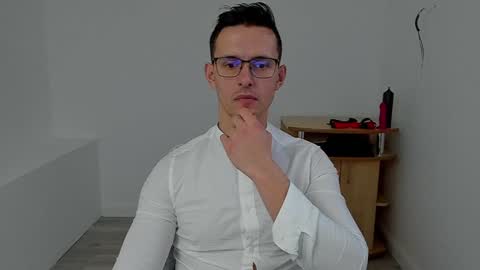 Snapshot of sexxymuscles4u chatting on December 2024 12:29:02 PM Sexxymuscles4U online show from December 2024 12:29:02 PM