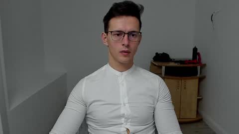 Snapshot of sexxymuscles4u chatting on December 2024 06:57:02 AM Sexxymuscles4U online show from December 2024 06:57:02 AM