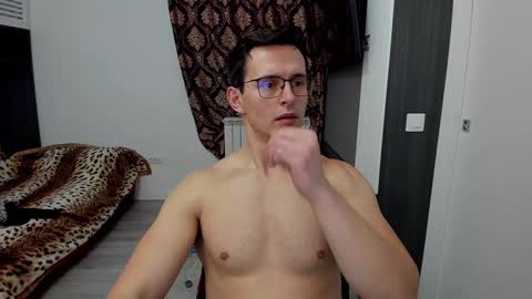 Snapshot of sexxymuscles4u chatting on February 2025 01:30:01 PM Sexxymuscles4U online show from February 2025 01:30:01 PM