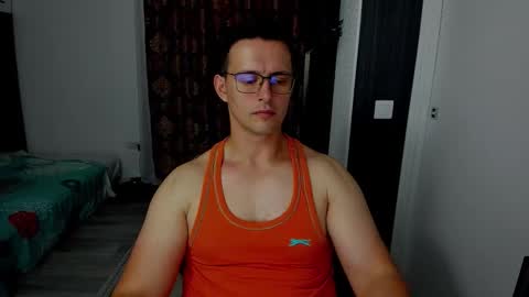 Snapshot of sexxymuscles4u chatting on September 2025 10:48:02 AM Sexxymuscles4U online show from September 2025 10:48:02 AM
