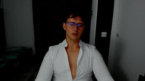 Snapshot of sexxymuscles4u chatting on October 2025 10:36:01 AM Sexxymuscles4U online show from October 2025 10:36:01 AM