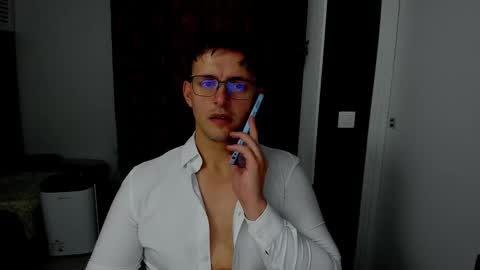 Snapshot of sexxymuscles4u chatting on November 2025 12:04:01 PM Sexxymuscles4U online show from November 2025 12:04:01 PM