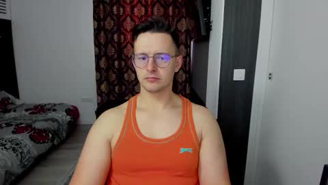 Sexxymuscles4U online show from February 2026 07:24:01 AM