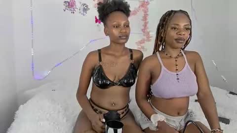 Snapshot of sexxypixie chatting on April 2026 09:37:02 PM sexxypixie online show from April 2026 09:37:02 PM