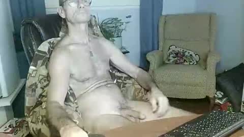 Snapshot of sexy0062 chatting on December 2025 04:19:02 AM sexy0062 online show from December 2025 04:19:02 AM