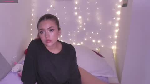 Lucy  Annyy online show from January 2025 12:44:02 AM