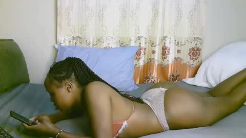 Snapshot of sexy_ariana_2 chatting on February 2025 12:20:01 PM Ariana online show from February 2025 12:20:01 PM