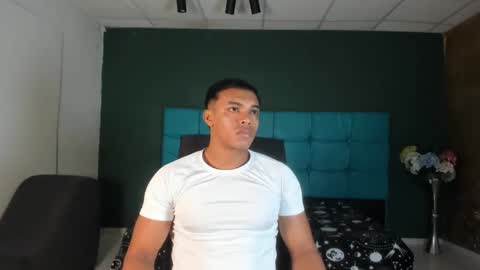 sexy_bigcock01 online show from February 2025 02:00:01 AM