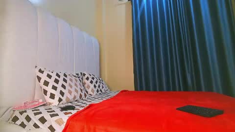 Snapshot of sexy_cici2 chatting on May 2026 03:56:01 AM foxxy sweets online show from May 2026 03:56:01 AM