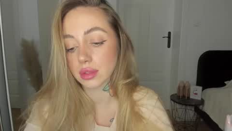 Snapshot of sexy_coralie chatting on February 2025 06:35:02 PM C o r a l i e online show from February 2025 06:35:02 PM