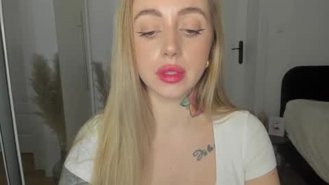 Snapshot of sexy_coralie chatting on March 2025 06:30:01 PM C o r a l i e online show from March 2025 06:30:01 PM